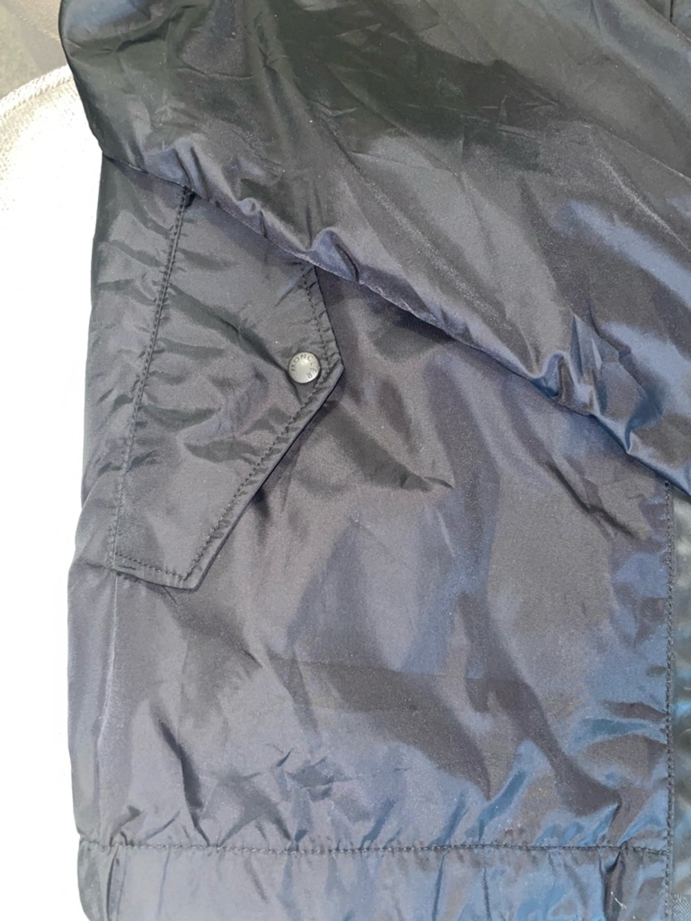 Moncler Black Men's Windbreaker Jacket with Red Trim - Picture 3 of 14